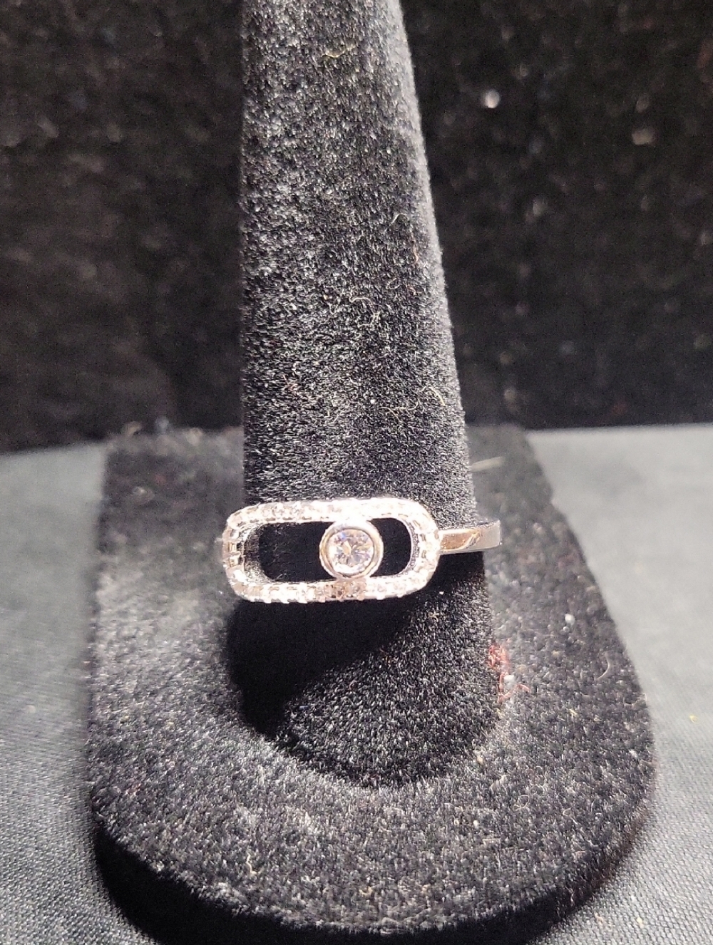 Solid Sterling Silver Open Oval Ring with Sparkling Center Stone - Size 8